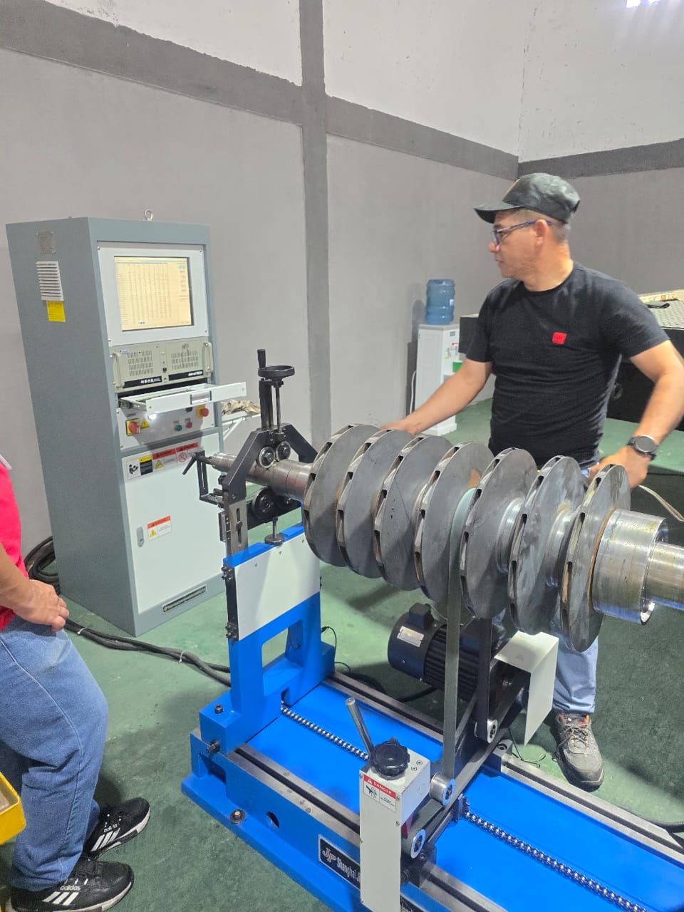 SERVICIO DE TALLERES (BALANCEO DE ROTOR DE COMPRESOR CENTRIFUGO)