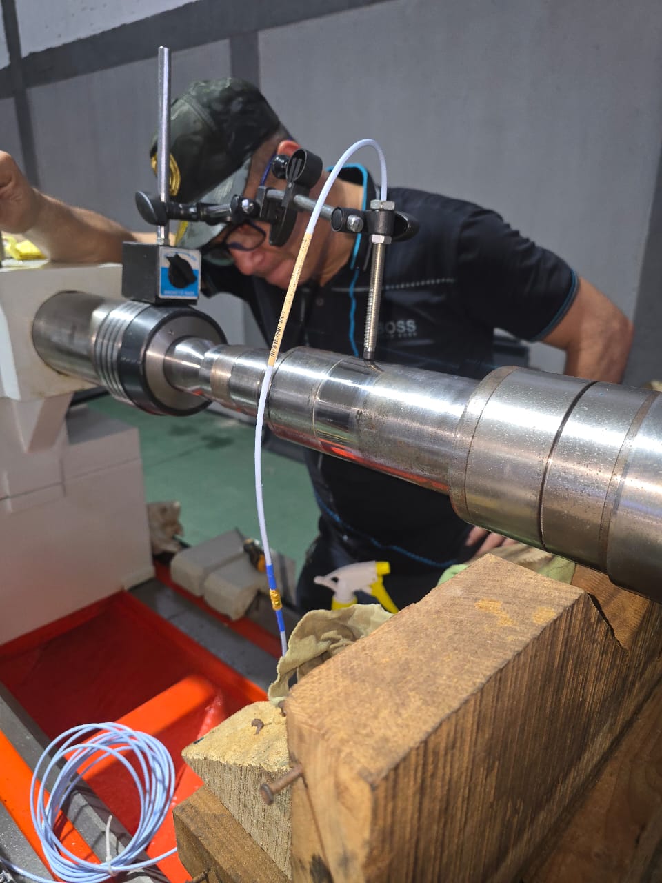 SERVICIO DE TALLERES (VERIFICACION DE RUNOUT MECANICO EJE)