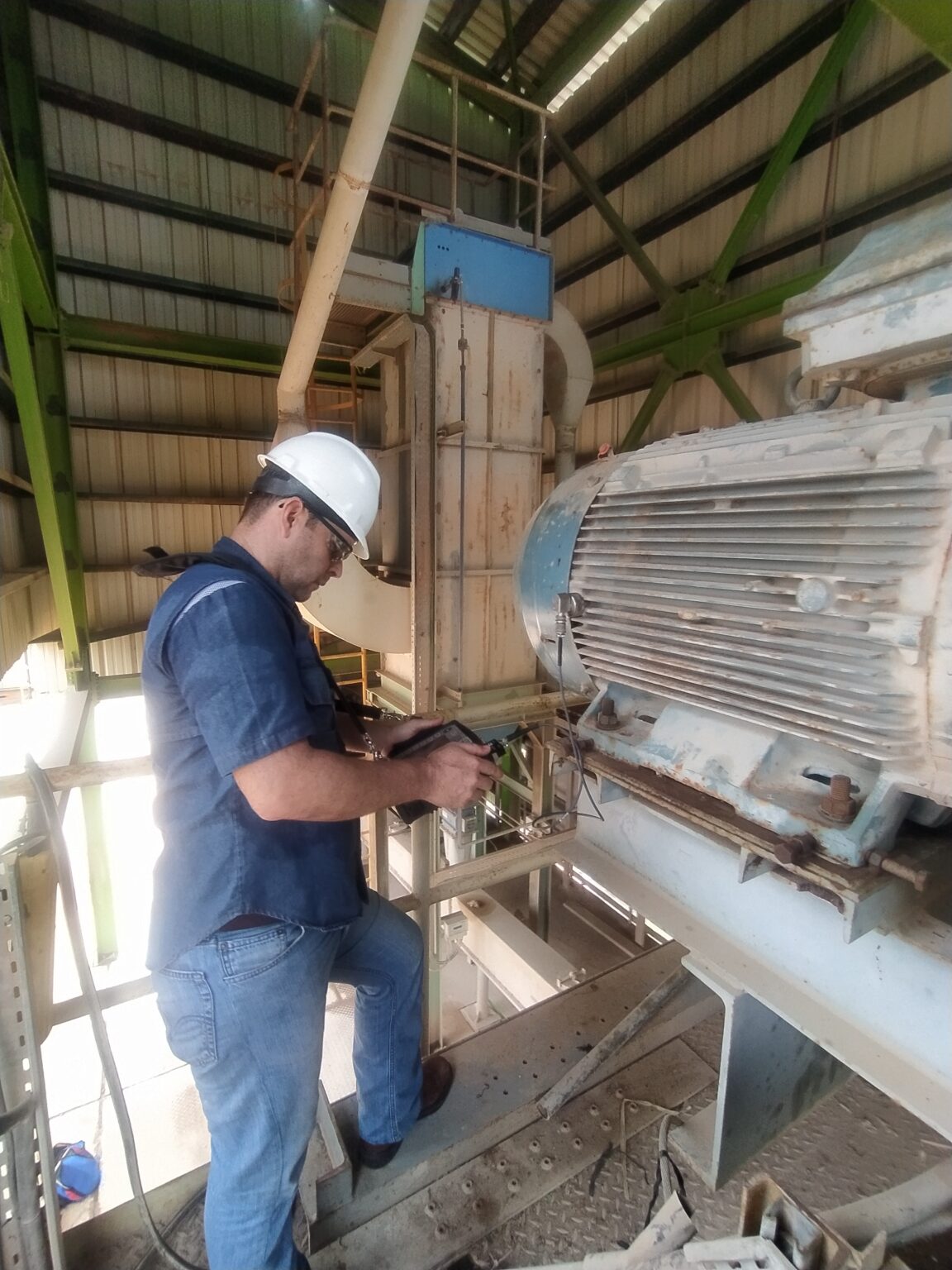 ANALISIS DE VIBRACIONES A MOTORES ELECTRICOS